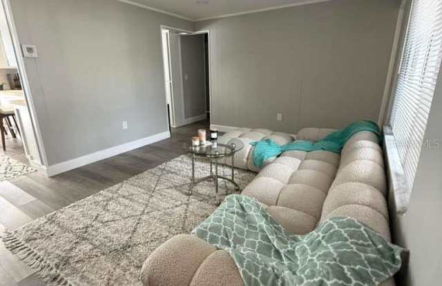 2021 VALLEY DRIVE Gallery 3