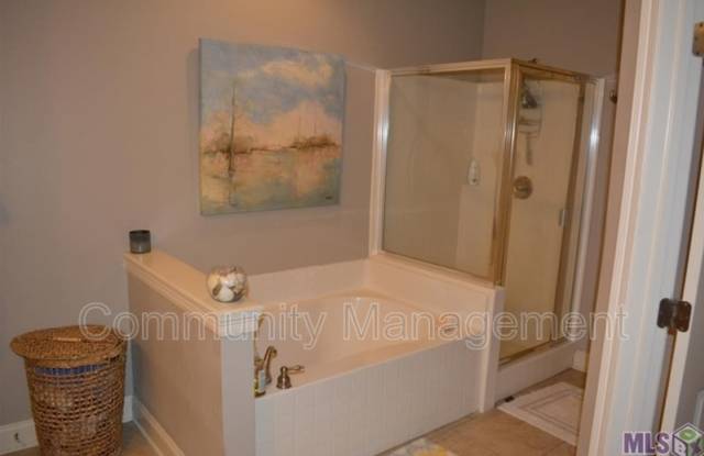 4637 Burbank Dr photos photos