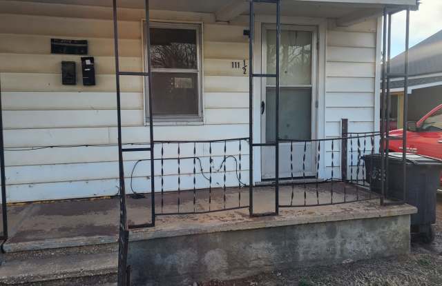 111 1/2 West Locust Avenue - 111 1/2 West Locust Avenue, Enid, OK 73701