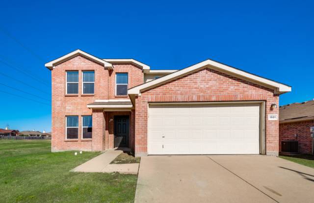 1501 Sienna Dr - 1501 Sienna Drive, Arlington, TX 76002