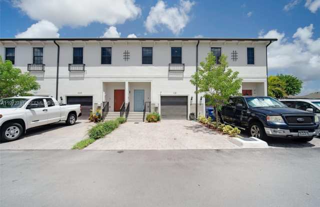 1181 SW 7th Ct photos photos