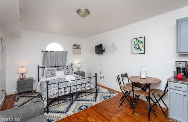 600 East Main Street - 600 East Main Street, Waynesboro, VA 22980