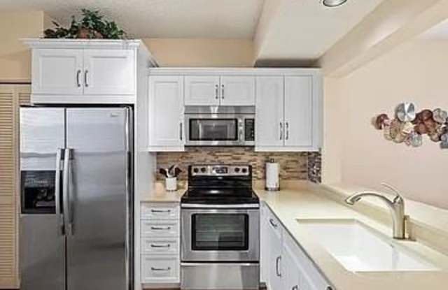1096 WOODSHIRE Ln Gallery 4