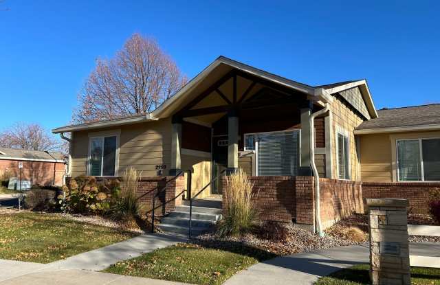 Stylish, Spacious 3 Bedroom Townhome with Two-Car Garage photos photos Stylish, Spacious 3 Bedroom Townhome with Two-Car Garage photos photos