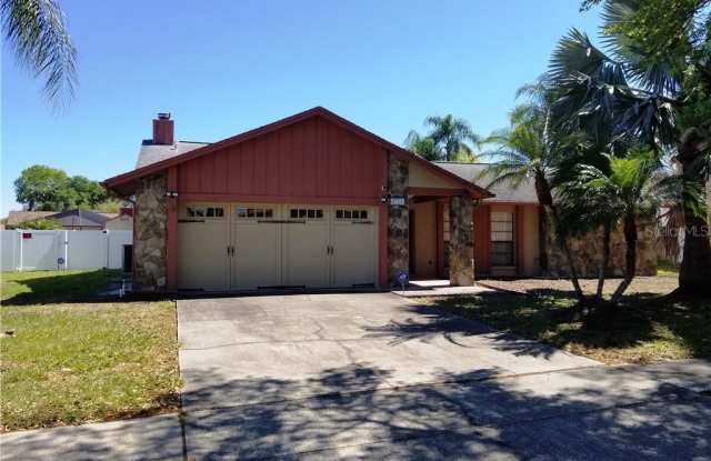 6713 LEEWARD ISLE WAY - 6713 Leeward Isle Way, Town 'n' Country, FL 33615