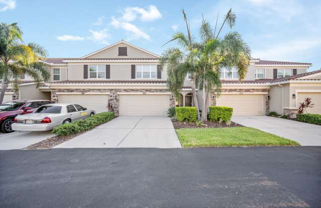 Spacious 3-Bedroom Townhome with 2-Car Garage Near Downtown St. Pete! photos photos