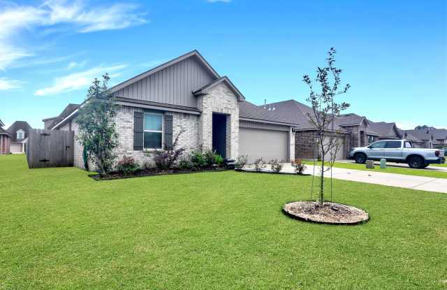 4 Bedroom 2 bathroom family home photos photos