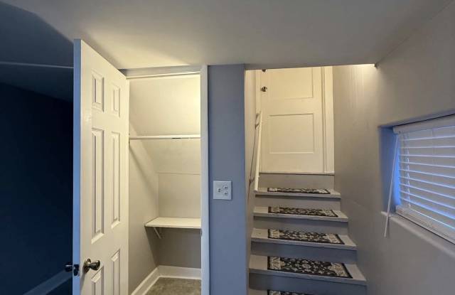 1841 North Luna Avenue Gallery 3