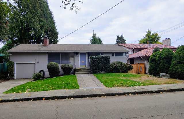 Beautifully Updated 4 Bedroom Home in Sherdian Beach- Includes Beach Club Access photos photos