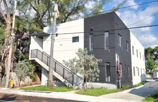 753 Northwest 30th Street - 1 photos photos