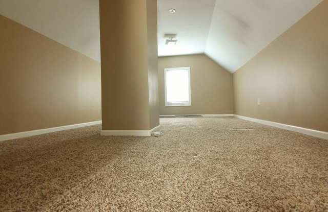 207 N Wilson Gallery 4