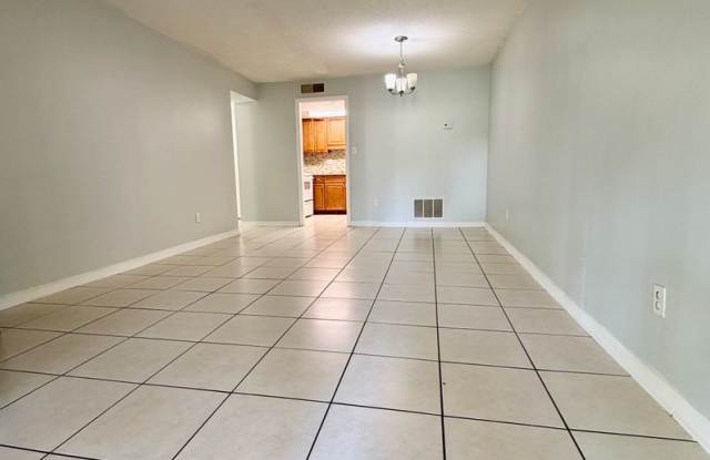 Nice 1/1 condo Gallery 1