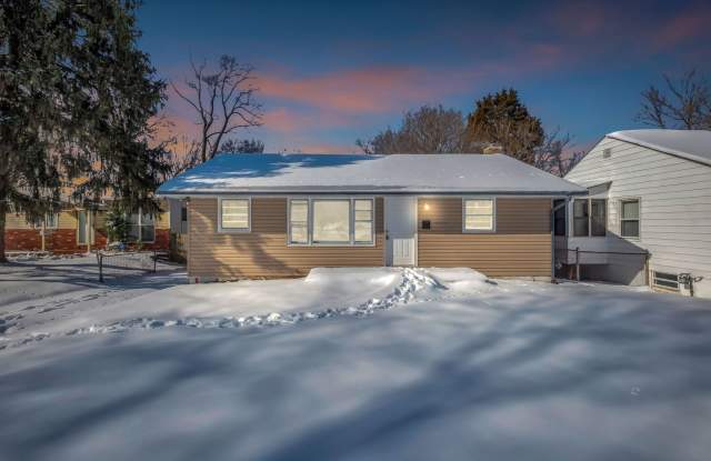 Charming 3-Bedroom, 1-bathroom home Gallery 1