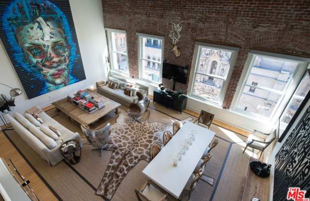 253 S Broadway Gallery 1