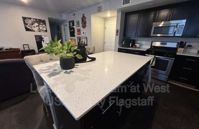 522 S Fountaine St Gallery 4