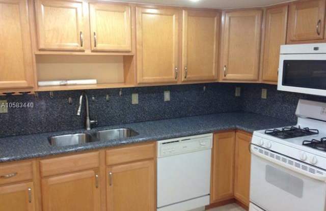 7019 SW 115 Pl Gallery 3
