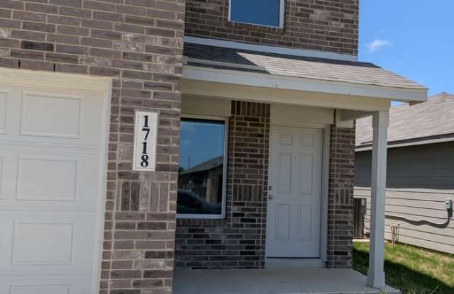 1718 Charlie Cove Gallery 2