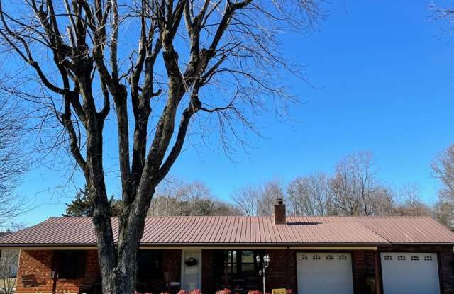 Available! Beautiful 3 Bed, 1 Bath Home in quiet neighborhood photos photos
