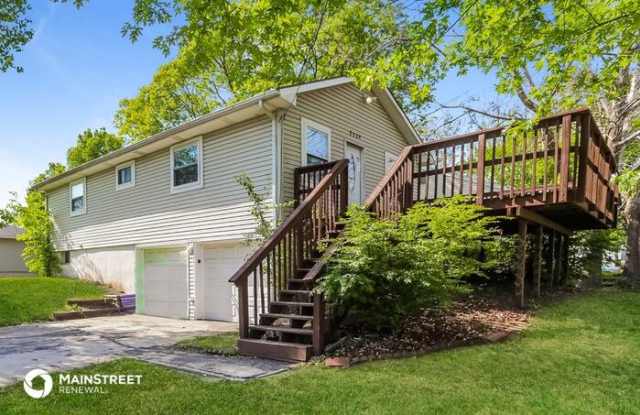 8504 Pershing Road - 8504 Pershing Road, Raytown, MO 64138