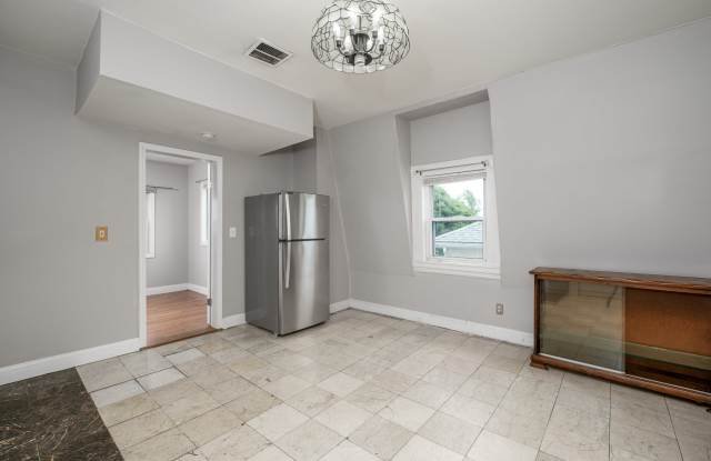 160 Garland Street - 4 photos photos