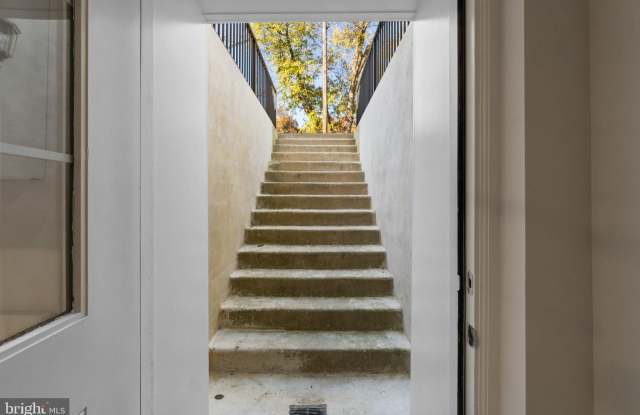 332 RIDGE Road Gallery 4