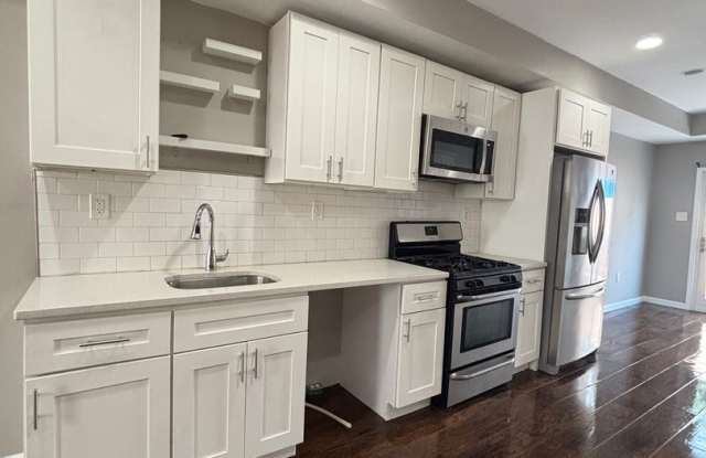 Beautiful 2 Bath 2 Bedroom in Port Richmond With Central Air now MOVE IN READY!! photos photos