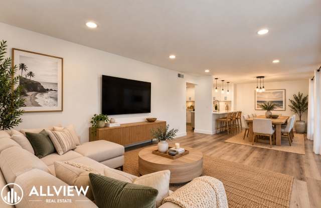 Beautifully Remodeled 2 bed/1 bath condo available now! Gallery 1