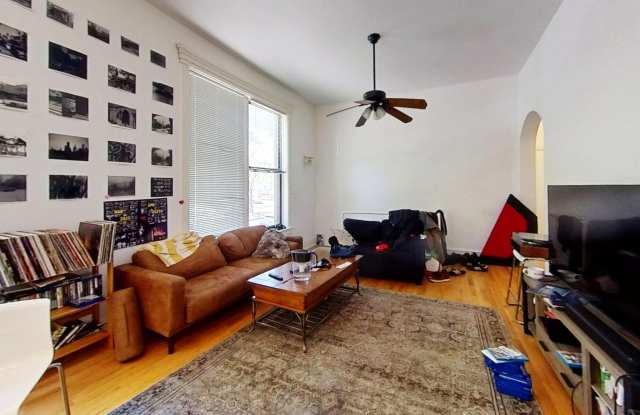 Duplexed Lakeview Three Bedroom Two Bath photos photos