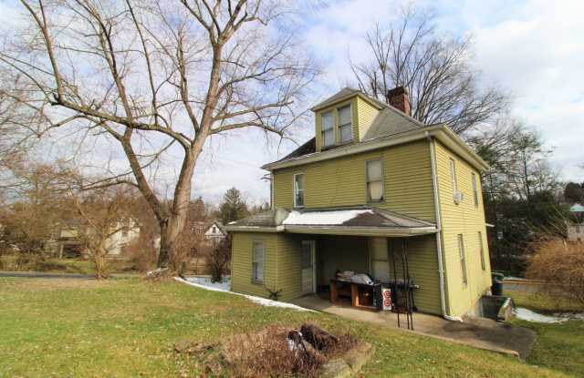 Large House in Wiles Hills - Available 6/4/2025 - 465 Grove Street, Morgantown, WV 26505