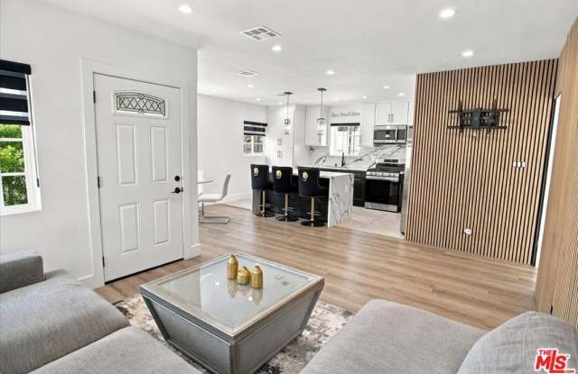 6522 Teesdale Ave Gallery 4