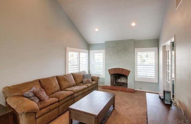 5870 Despejo Place Gallery 2