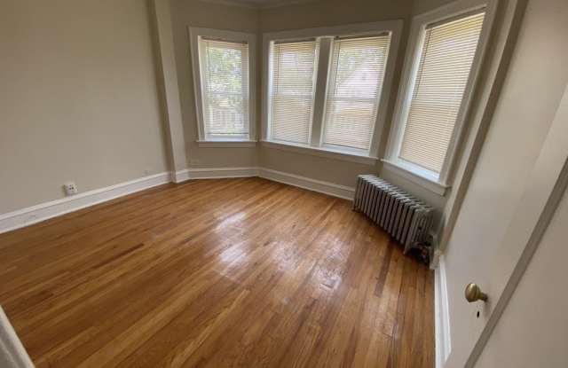 8900 S Langley Avenue Gallery 4