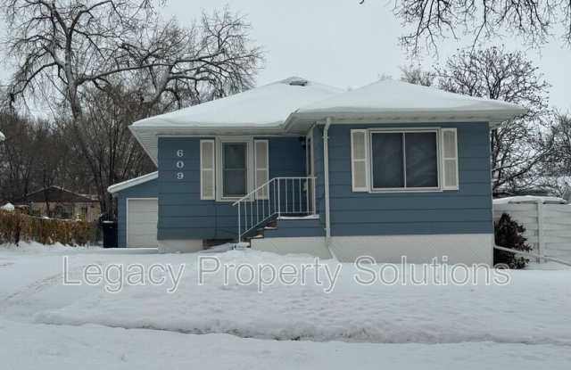 609 N 13th St photos photos