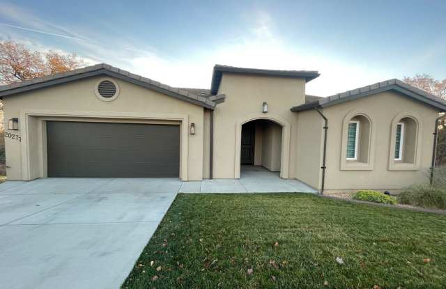 Available in Skyview Estates!!! - 20277 Domaine Place, Anderson, CA 96007
