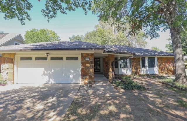 Beautifully Redone 4 Bedroom South Tulsa Home!! photos photos