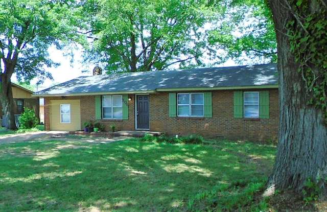 4-BEDROOM + BONUS ROOM - Beautiful, Shady Residential Area photos photos