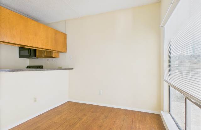 2815 Rio Grande St Gallery 2
