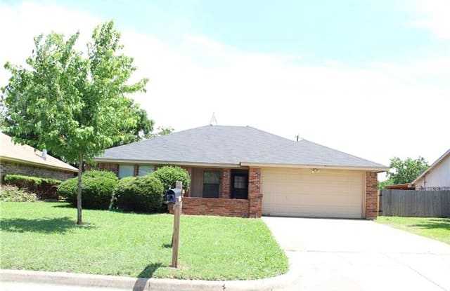 817 Judith Street - 817 Judith Street, Burleson, TX 76028