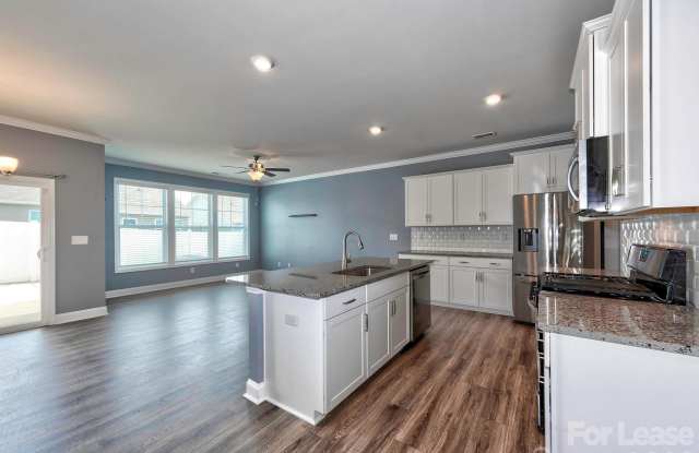 915 Emma Kate Court Gallery 4