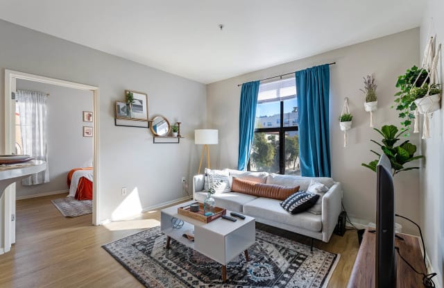 K Street Flats - Student Housing Gallery 4