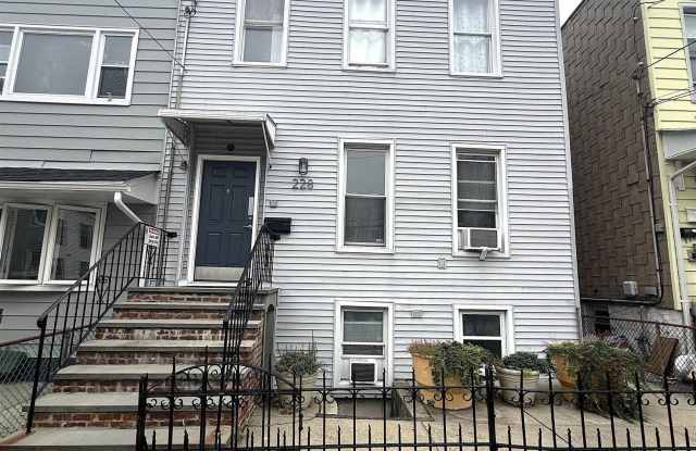 228 BOWERS ST Gallery 1