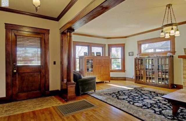MUST SEE!!! Beautifully restored Historically contributing Craftsman in South Park. 3 bed 2 bath $7,750 on 12 month lease Gallery 4