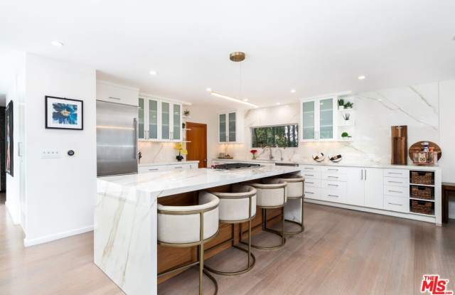 9323 Flicker Way Gallery 4
