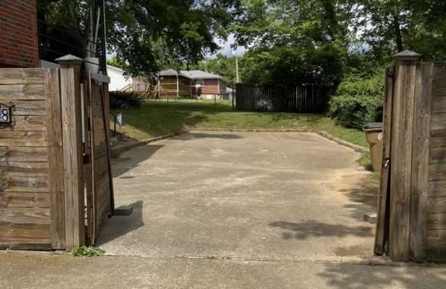 568 Whispering Hills Drive photos photos