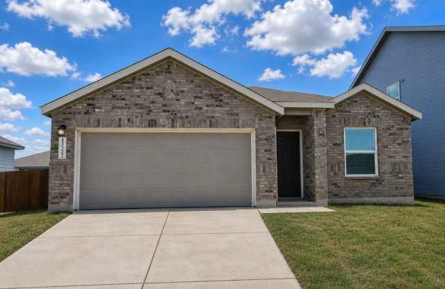 Spacious 4-Bedroom Home with additional Primary Suite! Gallery 1
