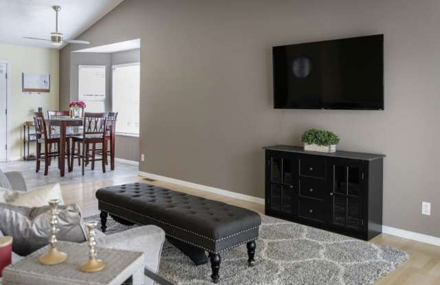 3 bedroom/3 bath Single Family Home Gallery 4