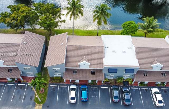 7090 NW 173rd Dr Gallery 2