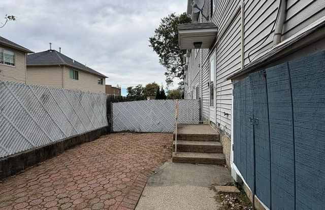 16 Roosevelt Ct Gallery 3
