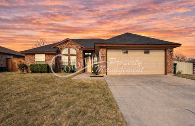 AVAILABLE NOW!! photos photos AVAILABLE NOW!! photos photos