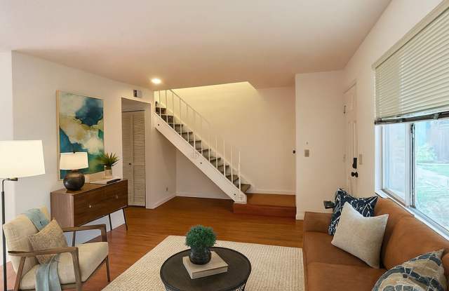 Adorable 3 bed / 1.5 bath Condo short walk to Davis Senior high School photos photos